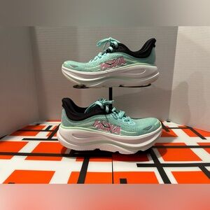 Hoka Women’s Bondi - Brand NEW!